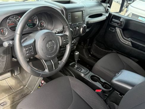 Used 2018 Jeep Wrangler Sport AWD/4WD image 23