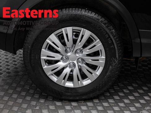 Used 2020 Nissan Rogue Sport S image 23