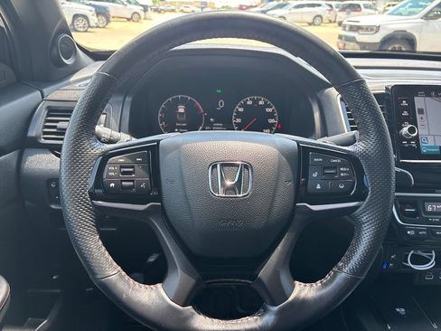 Certified 2025 Honda Ridgeline Black Edition image 14