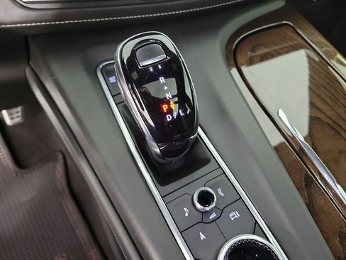Certified 2022 Cadillac Escalade ESV Premium Luxury Platinum AWD/4WD image 29