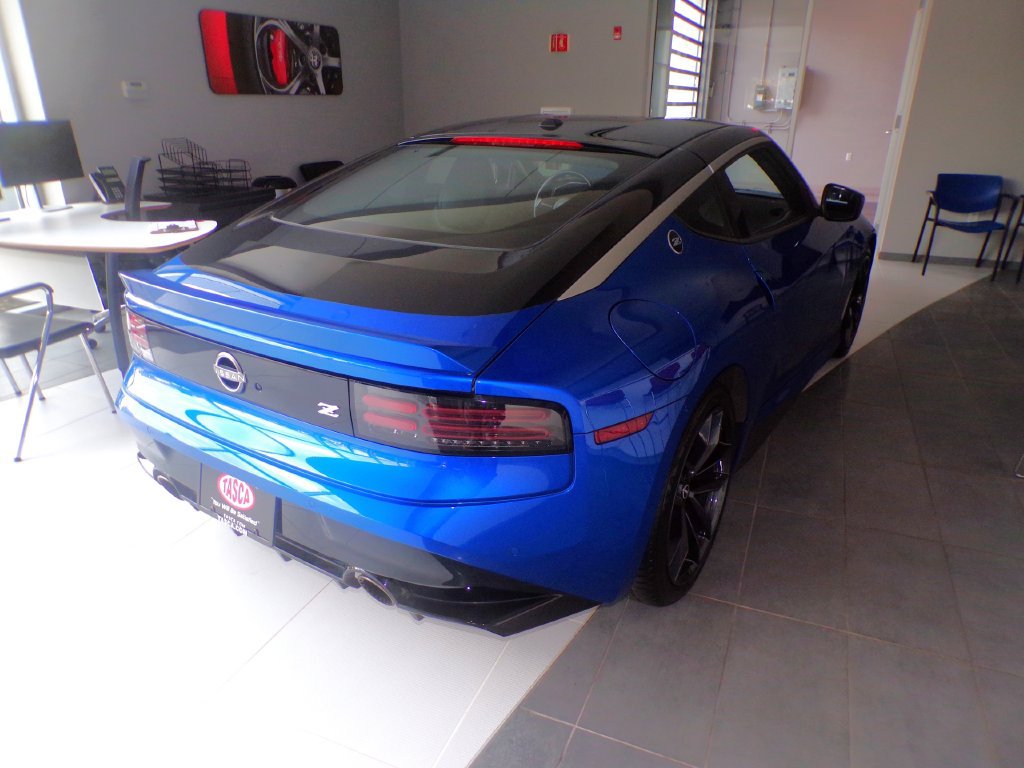Used 2024 Nissan Z Performance w/ Floor Mat Package RWD image 6