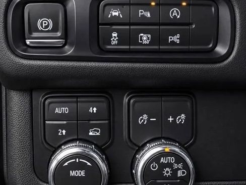 Used 2026 GMC Yukon Denali w/ Sun & Power Step Package AWD/4WD image 27