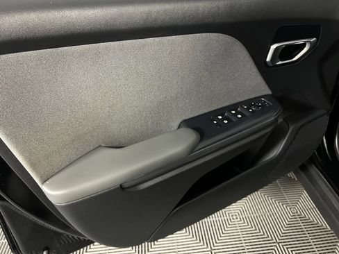 Used 2025 Kia K4 EX image 23