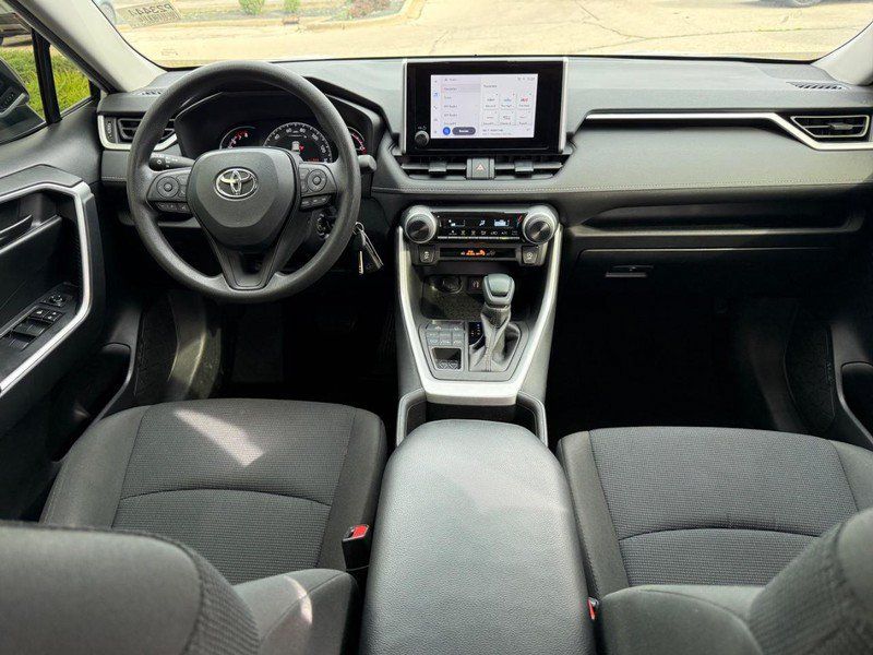Used 2023 Toyota RAV4 LE AWD/4WD image 13