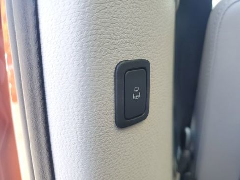 New 2025 Volkswagen ID. Buzz Pro S Plus image 11