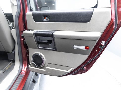 Used 2003 HUMMER H2 Luxury w/ Preferred Equipment Group image 19