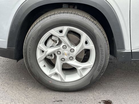 Certified 2024 Chevrolet Trax LS w/ LS Convenience Package FWD image 8