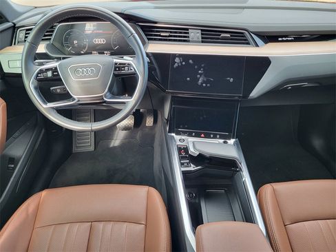 Used 2024 Audi Q8 e-tron Premium Plus image 13