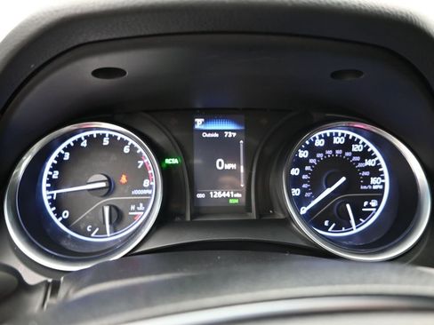 Used 2018 Toyota Camry SE w/ Moonroof Package image 16