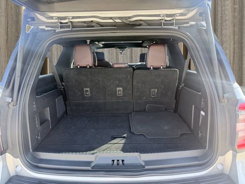 Used 2023 Ford Expedition Max Limited image 19