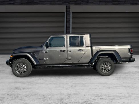 New 2026 Jeep Gladiator Sport image 7