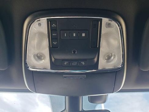Used 2020 Dodge Durango R/T w/ Blacktop Package AWD/4WD image 24
