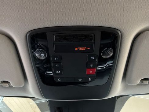 Used 2026 Kia Carnival FWD image 18