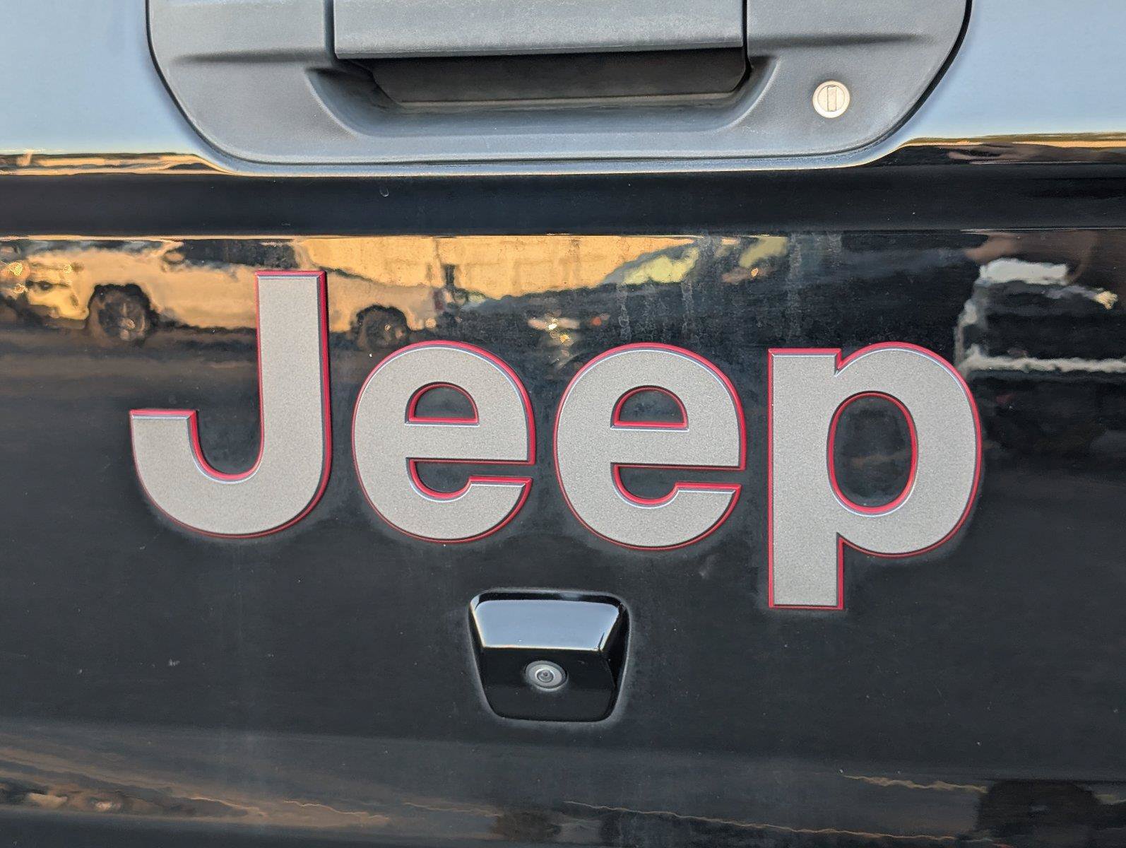 Used 2023 Jeep Gladiator Rubicon w/ LED Lighting Group AWD/4WD image 6