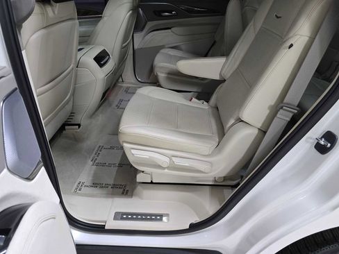 Used 2022 Cadillac Escalade Sport Platinum image 21
