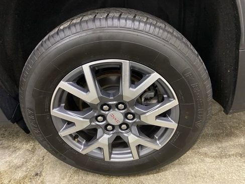 Used 2023 GMC Acadia SLT AWD/4WD image 9