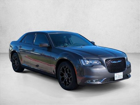 Used 2019 Chrysler 300 S image 3