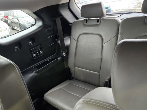 Used 2017 Hyundai Santa Fe Limited image 29