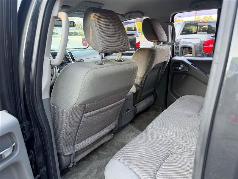 Used 2013 Nissan Frontier SV AWD/4WD image 20