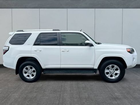 Used 2019 Toyota 4Runner SR5 AWD/4WD image 6