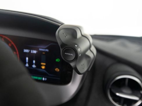 Used 2025 McLaren 750S Spider RWD image 19