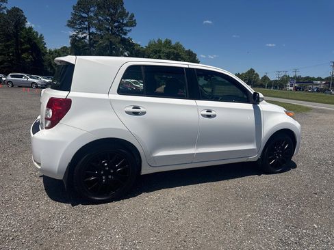 Used 2011 Scion xD FWD image 12