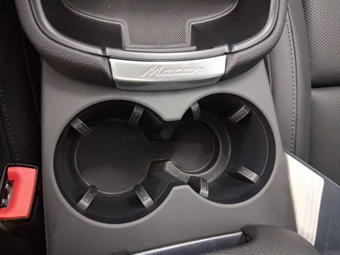 Used 2026 Porsche Macan image 29