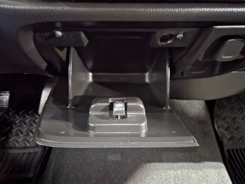 Used 2019 Chevrolet Silverado 1500 LT w/ All Star Edition image 52