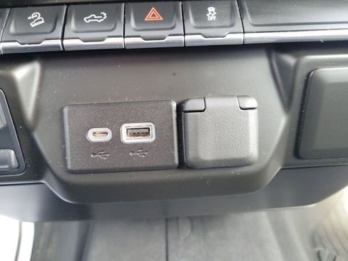 Used 2021 Chevrolet Silverado 1500 Custom Trail Boss image 39