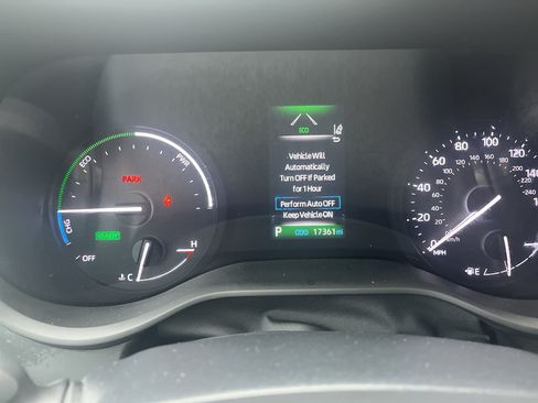 Used 2022 Toyota Sienna XLE AWD/4WD image 4