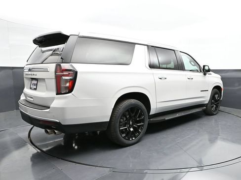 Used 2022 Chevrolet Suburban High Country w/ LPO, Illumination Package AWD/4WD image 31