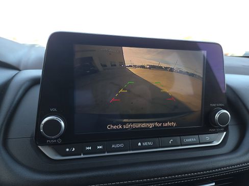 Used 2023 Nissan Rogue S image 13