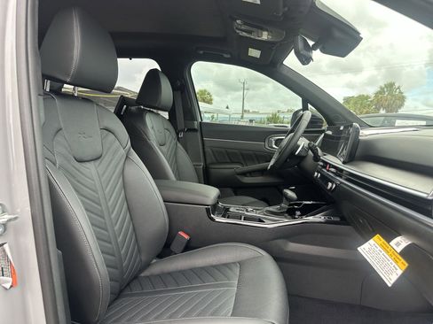 Used 2025 Kia Sorento SX Prestige AWD/4WD image 24