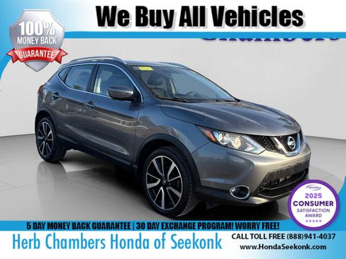 Used 2017 Nissan Rogue Sport SL image 1