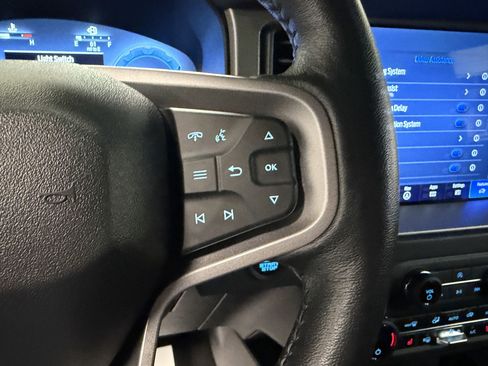 Used 2025 Ford Bronco Outer Banks image 14