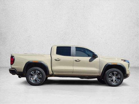 Used 2024 GMC Canyon AT4 w/ Technology Package AWD/4WD image 4