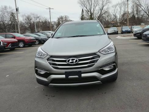 Used 2017 Hyundai Santa Fe Sport image 3