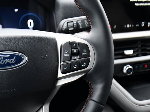 Used 2026 Ford Explorer Active w/ Active Comfort Package image 33