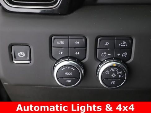 Used 2025 GMC Sierra 1500 AT4 w/ Technology Package image 21