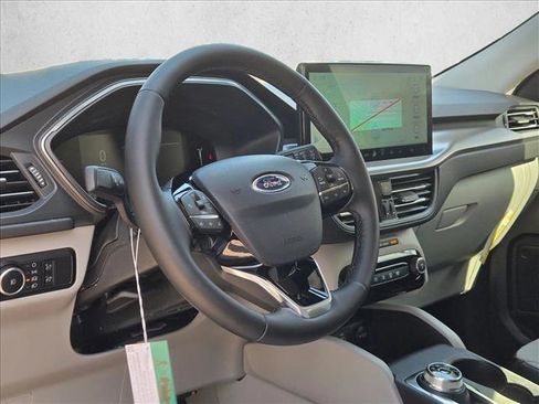 New 2026 Ford Escape SE image 3