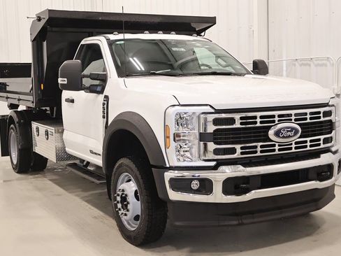 New 2026 Ford F550 4x4 Regular Cab Super Duty image 3