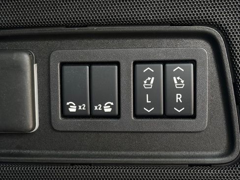 Used 2025 Cadillac Escalade ESV Premium Luxury w/ LPO, Radiant Package AWD/4WD image 36