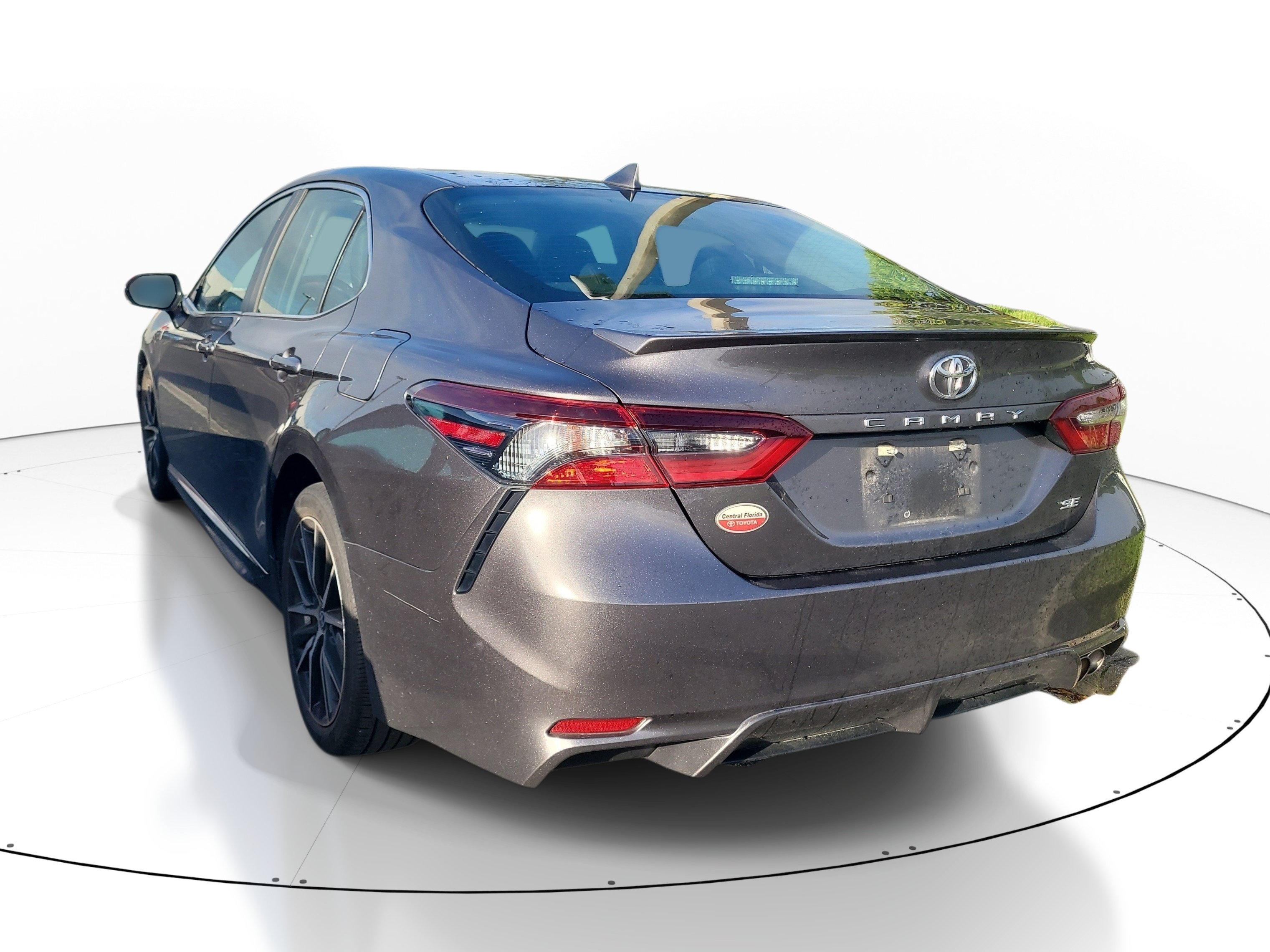 Used 2024 Toyota Camry SE FWD image 5