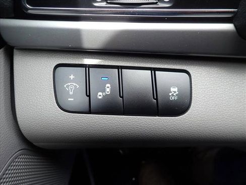 Used 2018 Hyundai Elantra SEL FWD image 19