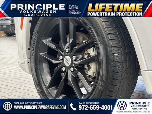 Used 2024 Dodge Durango GT RWD image 6