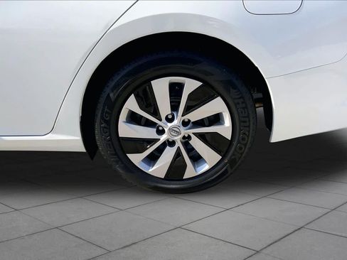Used 2024 Nissan Altima 2.5 S FWD image 11