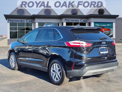 Used 2024 Ford Edge SEL image 2