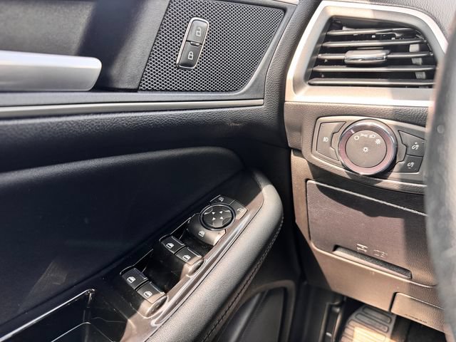 Used 2020 Ford Edge SEL AWD/4WD image 14