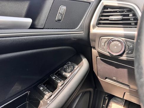 Used 2020 Ford Edge SEL AWD/4WD image 14