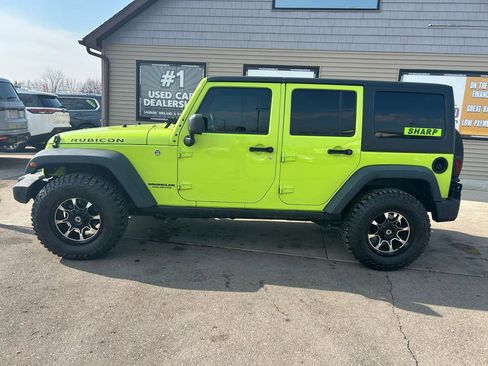 Used 2016 Jeep Wrangler Unlimited Rubicon w/ Connectivity Group image 8